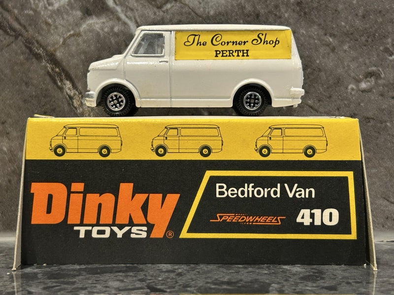 $1 Res Bedford Van. DINKY TOYS. 1/43 Made in ENGLAND #426 Carousel 1