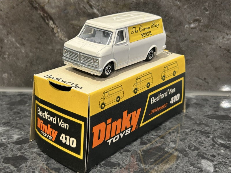$1 Res Bedford Van. DINKY TOYS. 1/43 Made in ENGLAND #426 Carousel 2