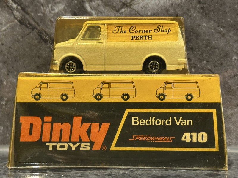 $1 Res Bedford Van. DINKY TOYS. 1/43 Made in ENGLAND #426 Carousel 9