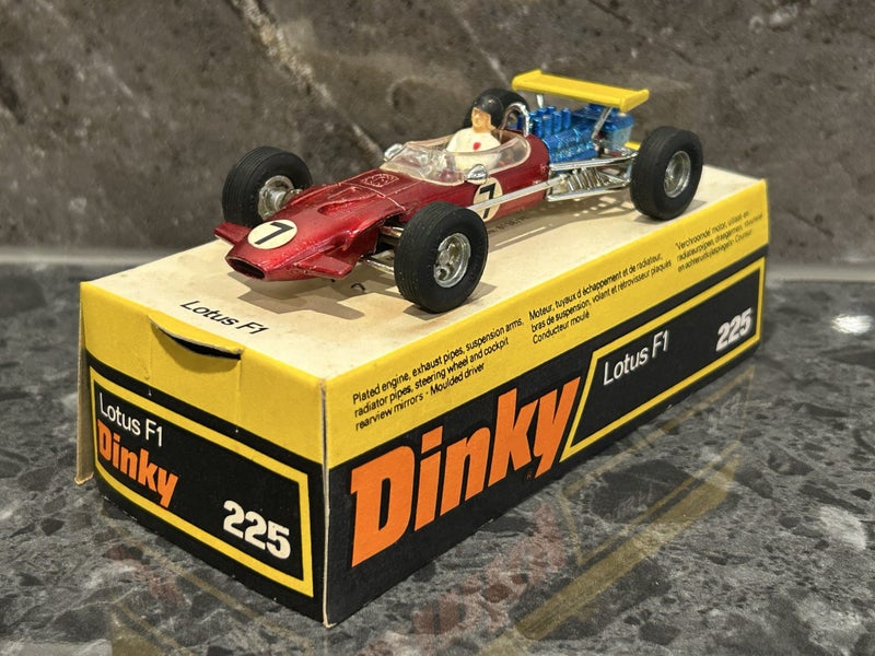 $1 Res Lotus F1. DINKY TOYS. 1/32 Made in ENGLAND #428 Carousel 1
