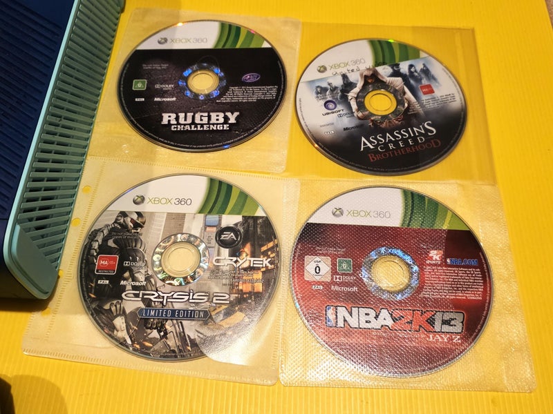 Xbox 360 E - Special Edition Blue & Teal + Games Carousel 2