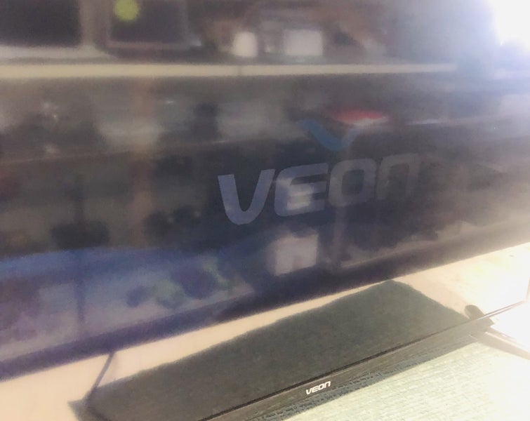 ### $1 Reserve ### Veon 32"inch LED LCD TV with Built-in DVD Player (Faulty) Carousel 9