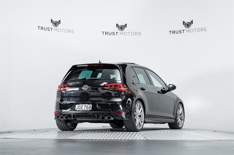 2015 Volkswagen Golf R 2.0L Turbo Manual, photo 3