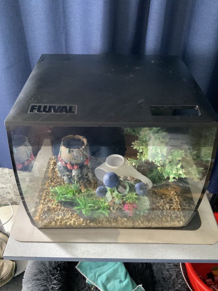 Fluval Flex 57L Curved Glass Black Aquarium Carousel 1