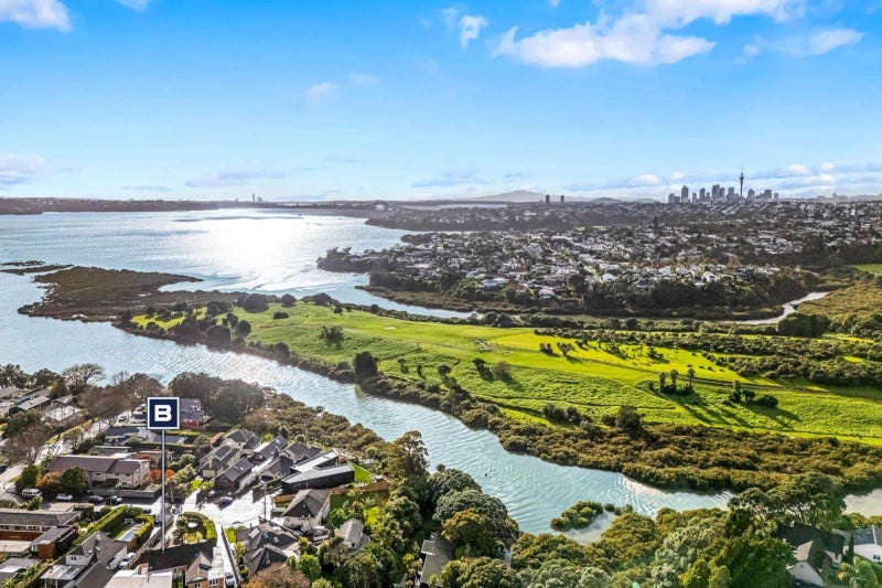1/5 Lister Street, Point Chevalier, Auckland City, Auckland