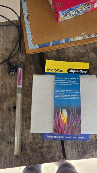 Fish tank, filter and light Carousel 7