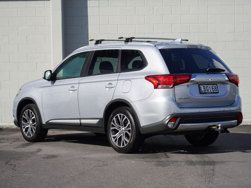 2017 Mitsubishi Outlander LS 2.0P 2WD CVT 5Dr W..., photo 2