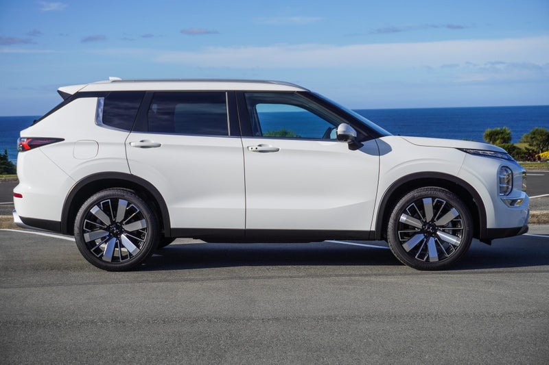 2026 Mitsubishi Outlander 2.5 XLS 4x4 auto, photo 2