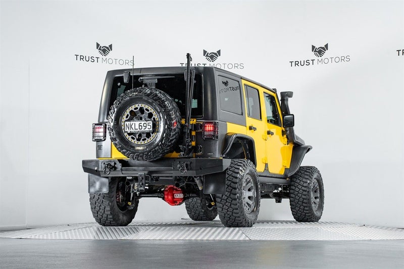 2015 Jeep Wrangler Sport Unlimited 3.6L 4WD, photo 3