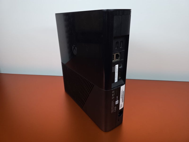 XBOX 360 E Replacement Console 500 GB Carousel 2