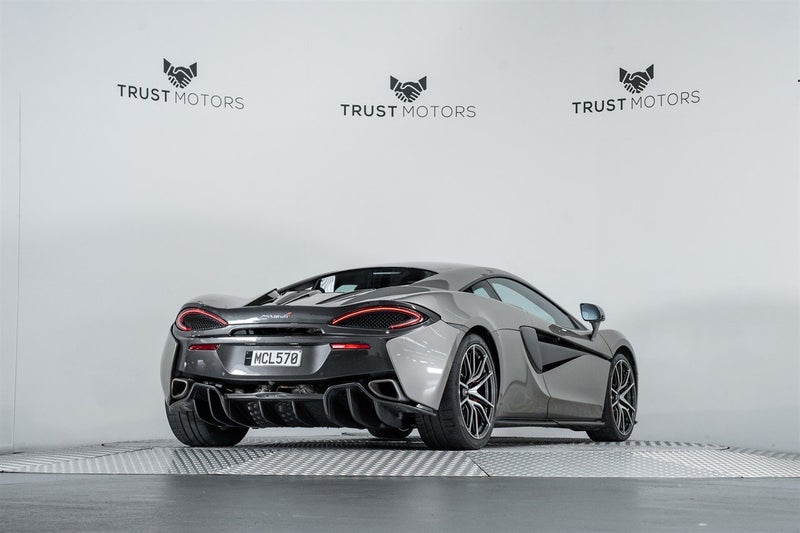2016 McLaren 570S 3.8L Twin Turbo V8, photo 3