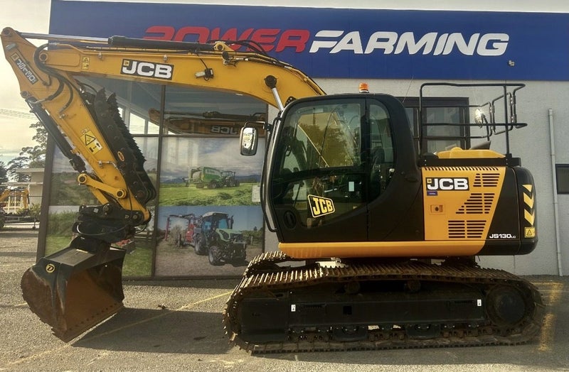 2023 JCB JS130 Carousel 1