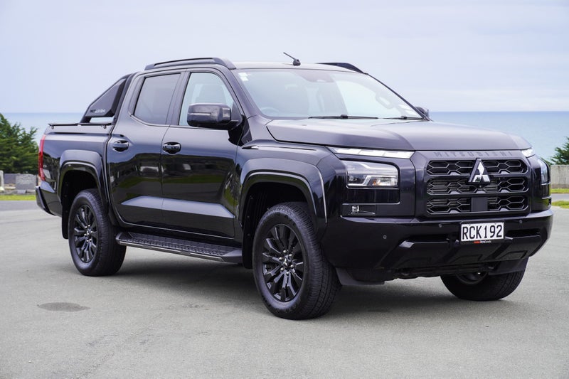 2025 Mitsubishi Triton VRX 4x4 auto