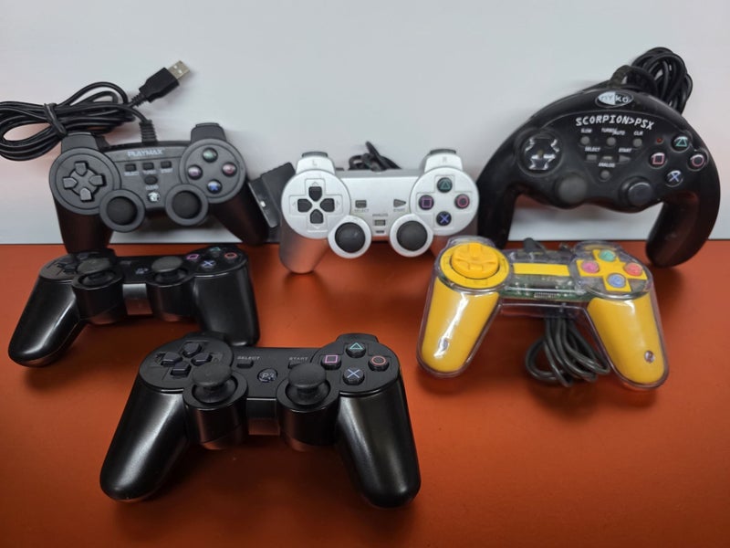 Bulk Faulty Aftermarket Controllers for PS2 and PS3 Carousel 1