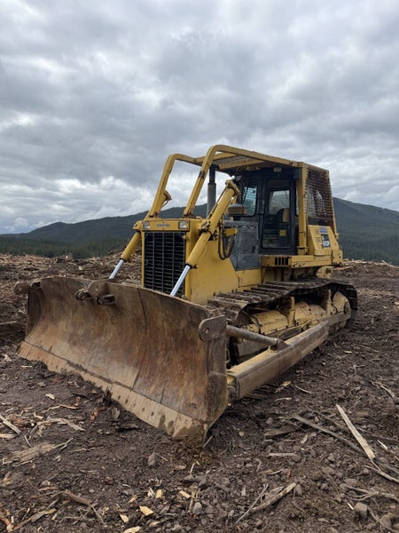 D85p Komatsu Carousel 1
