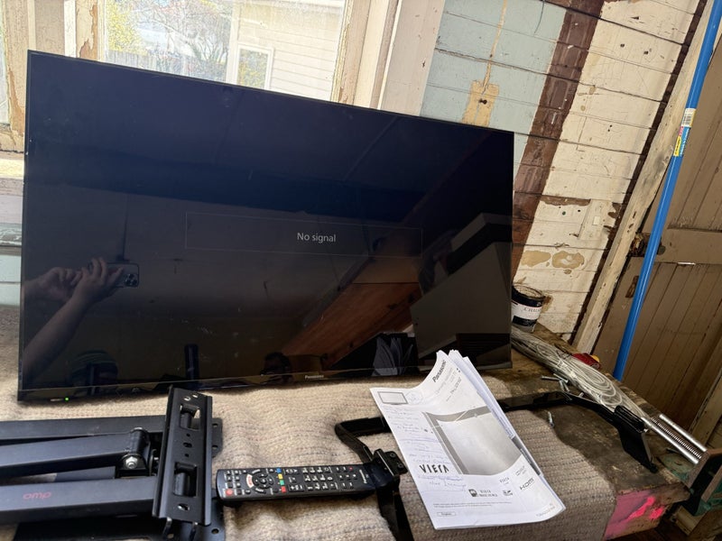 32” Panasonic TV Carousel 1