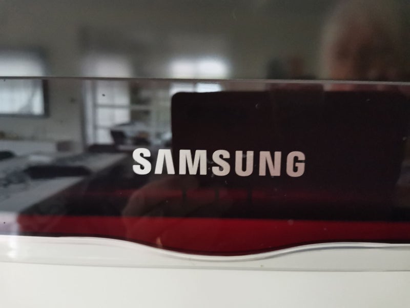 Samsung 32 inch LCD TV with ANGLE WALL BRACKET & REMOTE Carousel 15