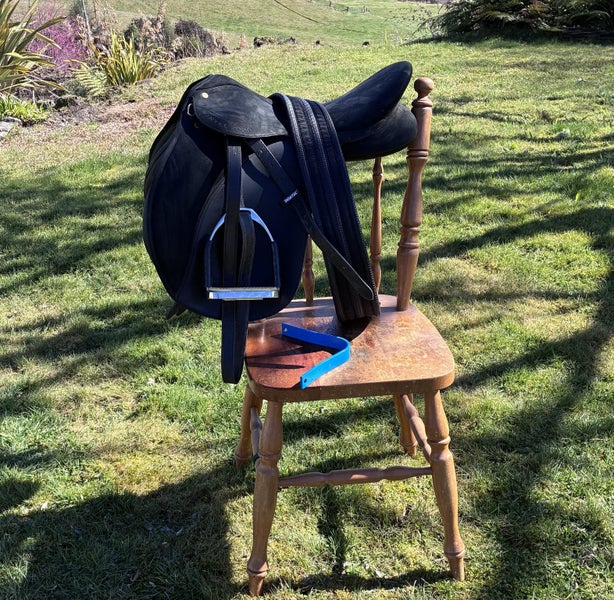 Wintec saddle Carousel 1