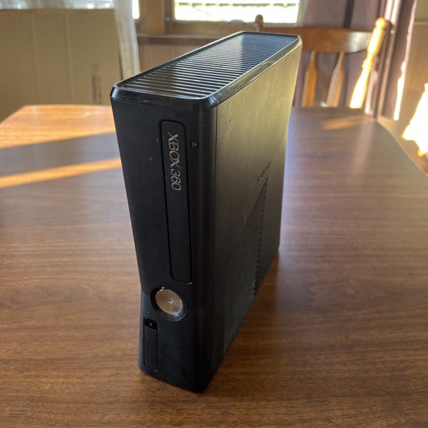 Xbox 360 Slim 320GB Console Bundle - Great Condition Carousel 2