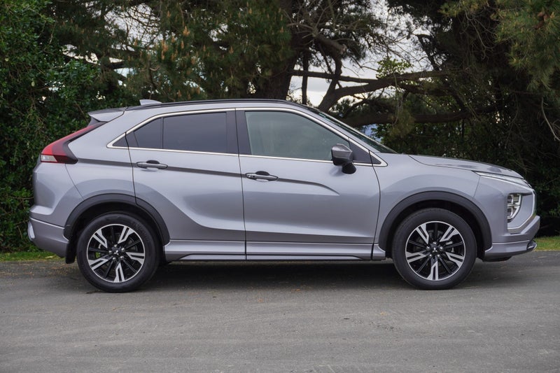 2021 Mitsubishi Eclipse Cross VRX 2WD auto, photo 2