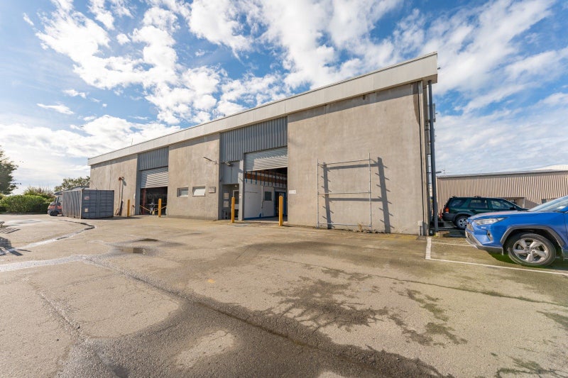 Image 1 of 20