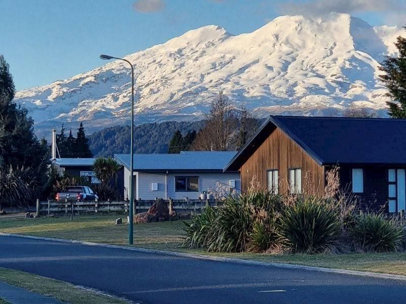 FHGC Motel in the Heart of Ruapehu Carousel 5