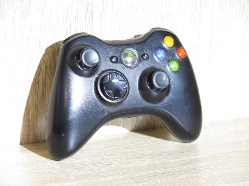 Genuine Microsoft Xbox 360 Wireless Controller Model 1403 Carousel 1