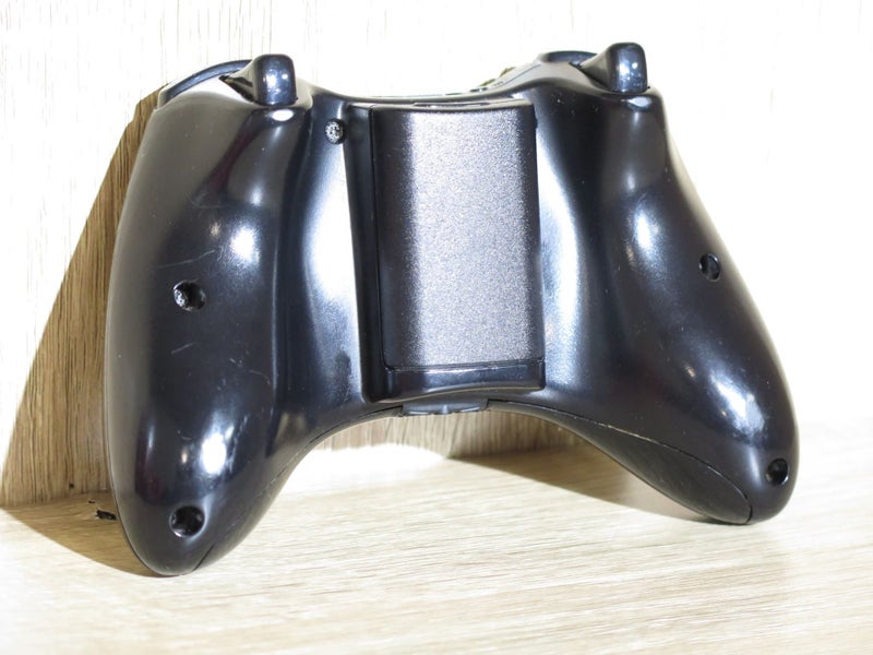 Genuine Microsoft Xbox 360 Wireless Controller Model 1403 Carousel 2