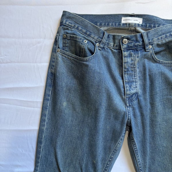 Assembly Label light wash slim fit jeans size 32 image 4