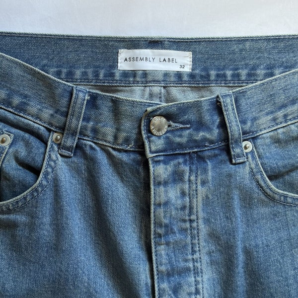 Assembly Label light wash slim fit jeans size 32 image 5