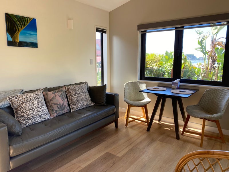 BEACHFRONT LIFESTYLE ACCOMMODATION Carousel 20