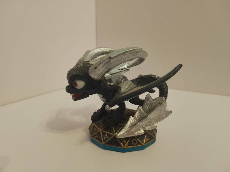 Skylanders - Dark Mega Ram Spyro Carousel 1