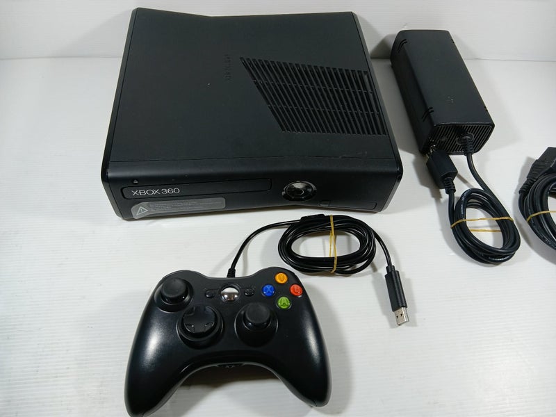 Xbox 360 Slim - 250GB Carousel 2