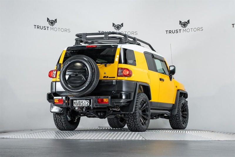2011 Toyota FJ Cruiser A-TRAC 4.0L 4WD, photo 3