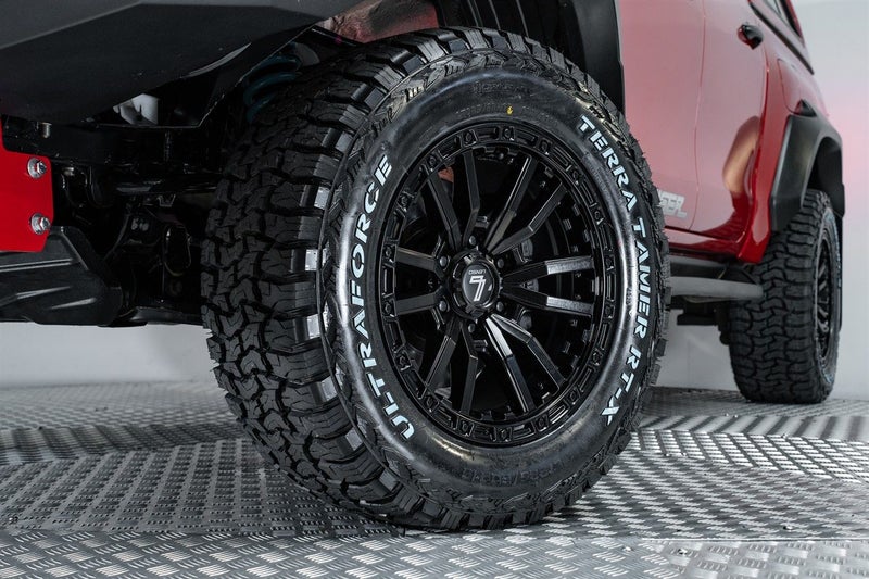 2025 Toyota Hilux SR5 Cruiser Widetrack 4WD, photo 2