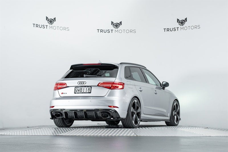 2018 Audi RS3 Sportback 2.5L Turbo Quattro, photo 3