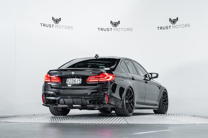 2018 BMW M5 4.4L Twin Turbo V8 X-Drive, photo 3