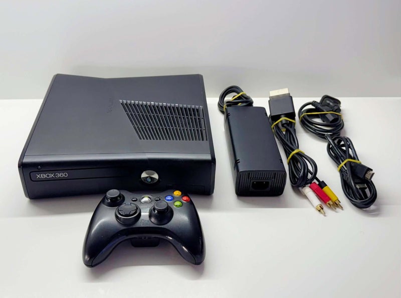 XBox 360 - Black - Console Carousel 1