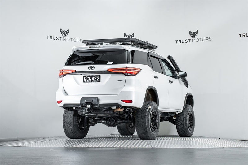 2023 Toyota Fortuner Limited 2.8L Diesel 4WD, photo 3