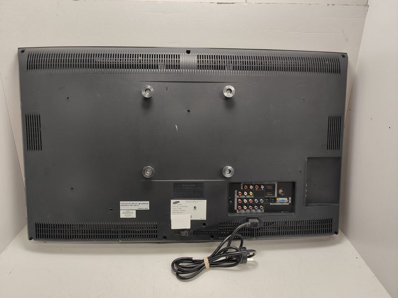 SAMSUNG TV 32INCH 2007 NO REMOTE OR STAND LA32S81B #A13113018-1 Carousel 1