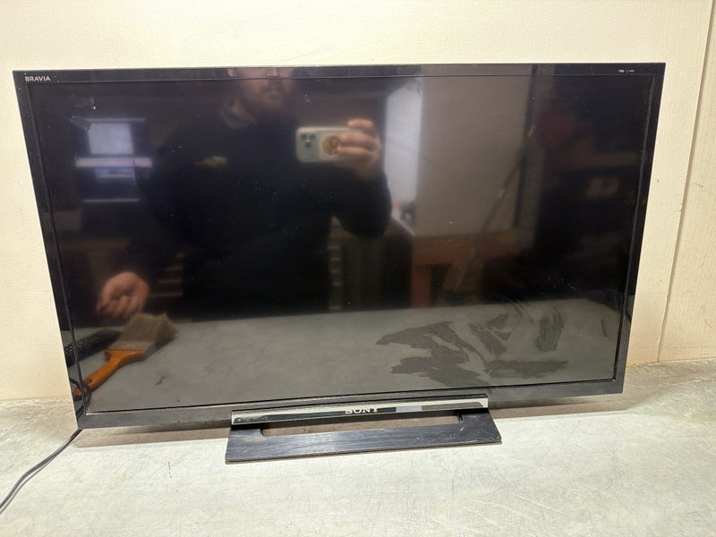 SONY TV KDL32R400A 32INCH LCD #A19157047-1 Carousel 1
