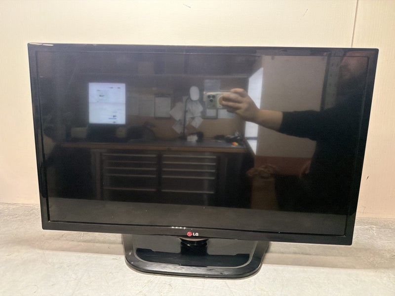LG 32LN541BTB 32 Inch LCD TV Non-Smart #A19157171-1 Carousel 1