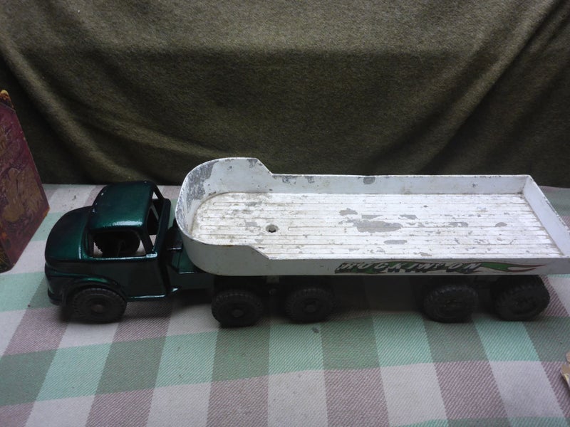 Old NZ Funho Toys Fun Ho 701 Giant Articulated Truck Die Cast Toy New Zealand Carousel 2