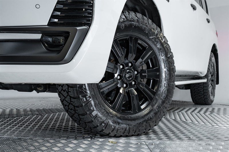2020 Nissan Patrol TI-L 5.6L V8 4WD, photo 2