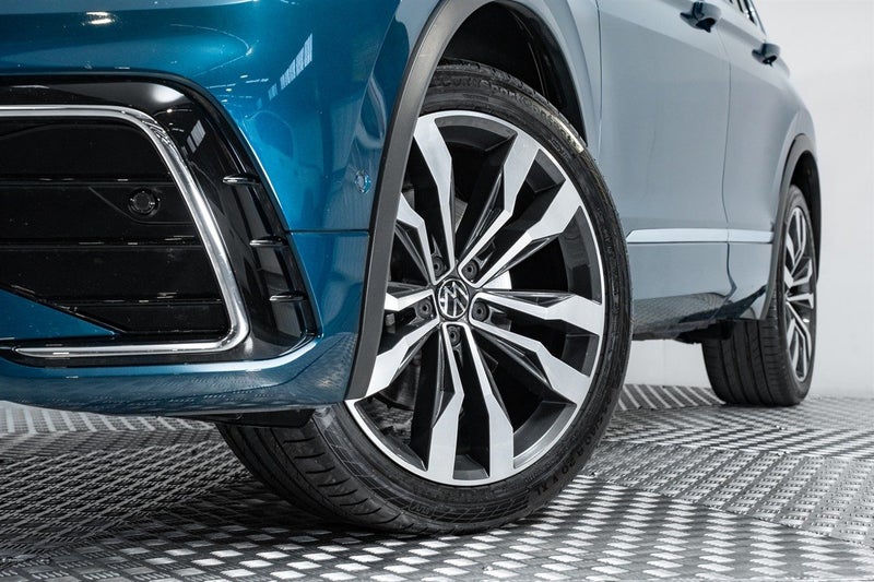 2022 Volkswagen Tiguan R-Line 2.0L Turbo 4Motion, photo 2