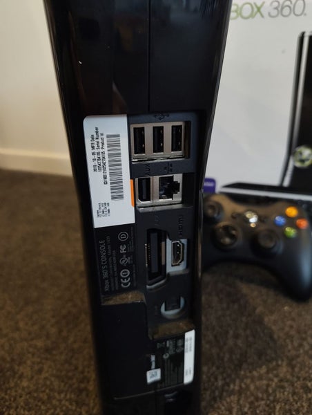 Xbox 360 S Console 250GB HDD + Kinect + Wireless controller + games Carousel 2