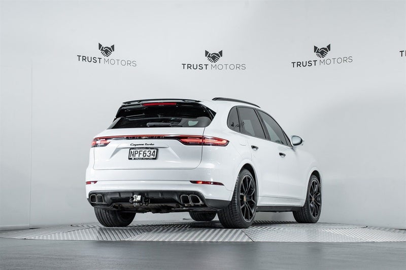 2018 Porsche Cayenne Turbo 4.0L V8 4WD, photo 3