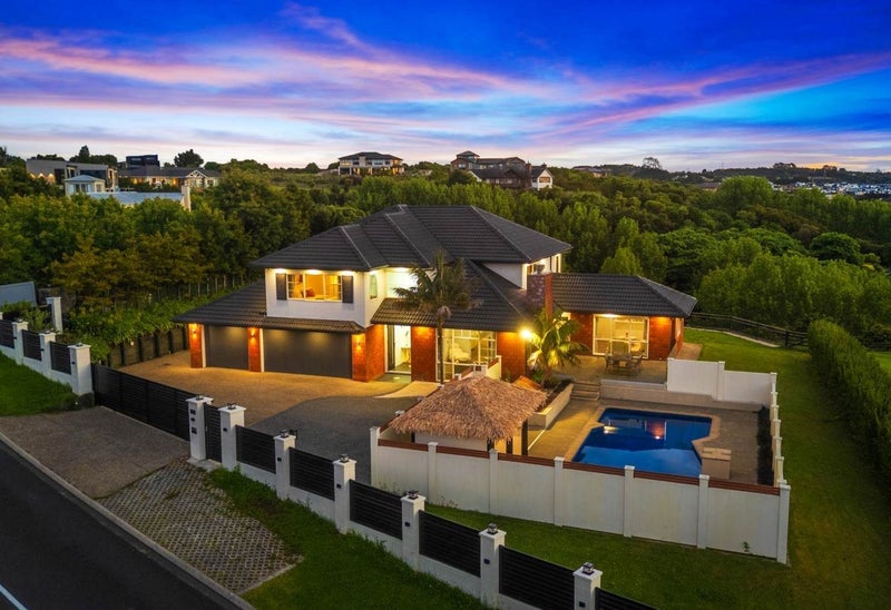 31 Regis Lane, Flat Bush, Manukau City, Auckland
