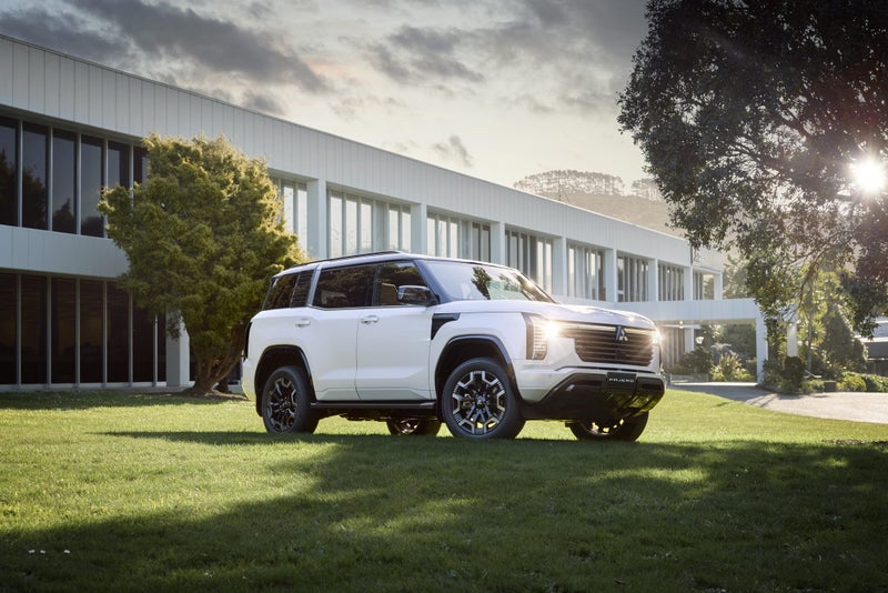 2026 Mitsubishi Pajero Exceed, photo 2