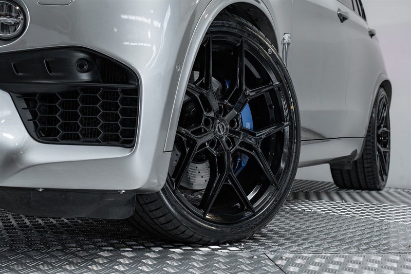 2015 BMW X5 M 4.4L Twin Turbo V8, photo 2